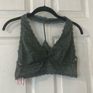Victoria’s Secret Bralette. size Large.